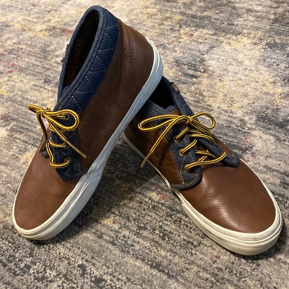 Insulated Leather Vans - Picture 1 of 9